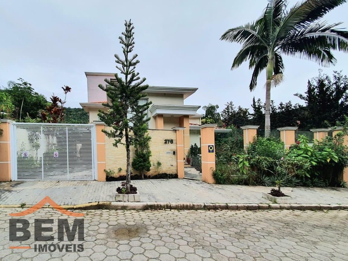 Casa para Venda com 4 quartos e 376m² no bairro Ressacada, em Itajaí