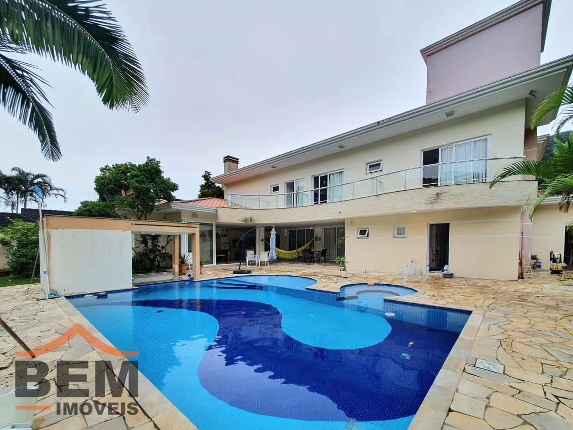 Casa para Venda com 4 quartos e 376m² no bairro Ressacada, em Itajaí