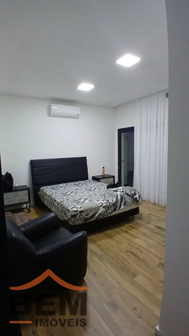 Casa para Venda com 3 quartos e 380m² no bairro Vila Real, em Balneário Camboriú