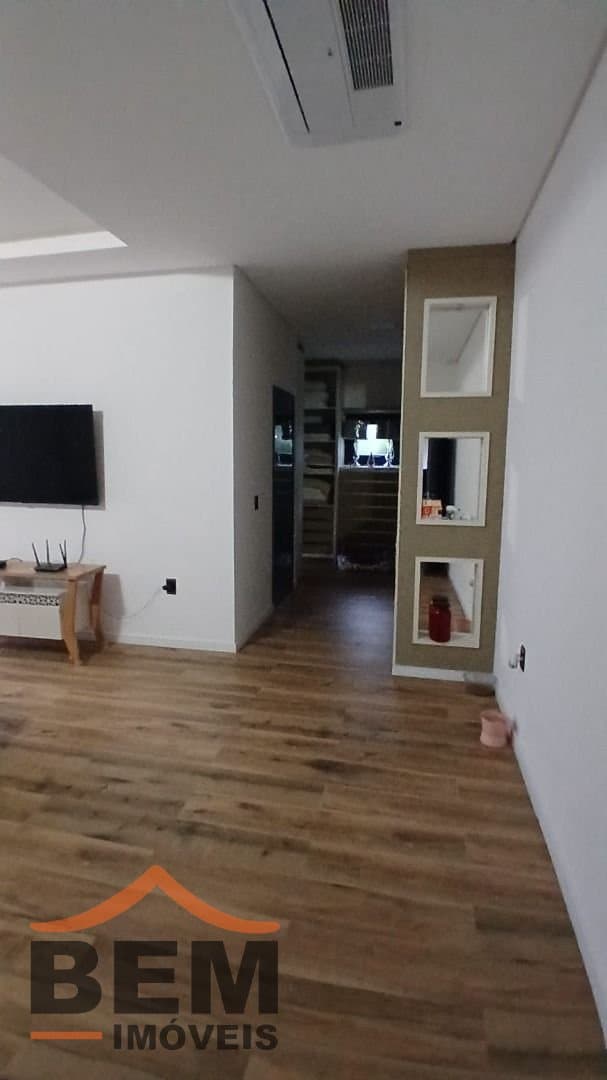 Casa para Venda com 3 quartos e 380m² no bairro Vila Real, em Balneário Camboriú