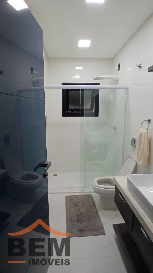 Casa para Venda com 3 quartos e 380m² no bairro Vila Real, em Balneário Camboriú