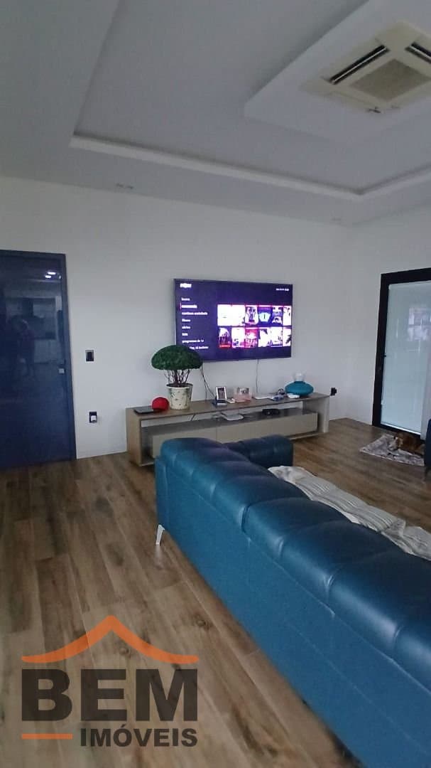 Casa para Venda com 3 quartos e 380m² no bairro Vila Real, em Balneário Camboriú