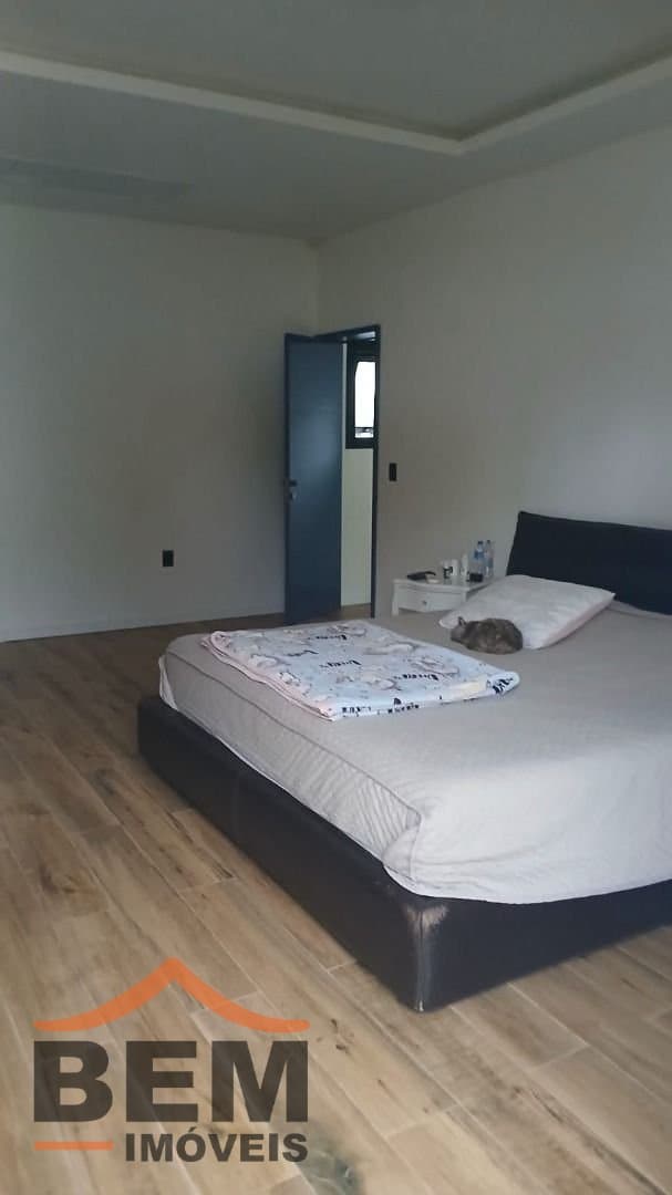 Casa para Venda com 3 quartos e 380m² no bairro Vila Real, em Balneário Camboriú