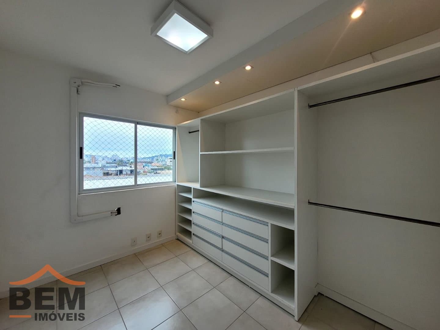 Apartamento para Venda com 2 quartos e 59m² no bairro Barra do Rio, em Itajaí