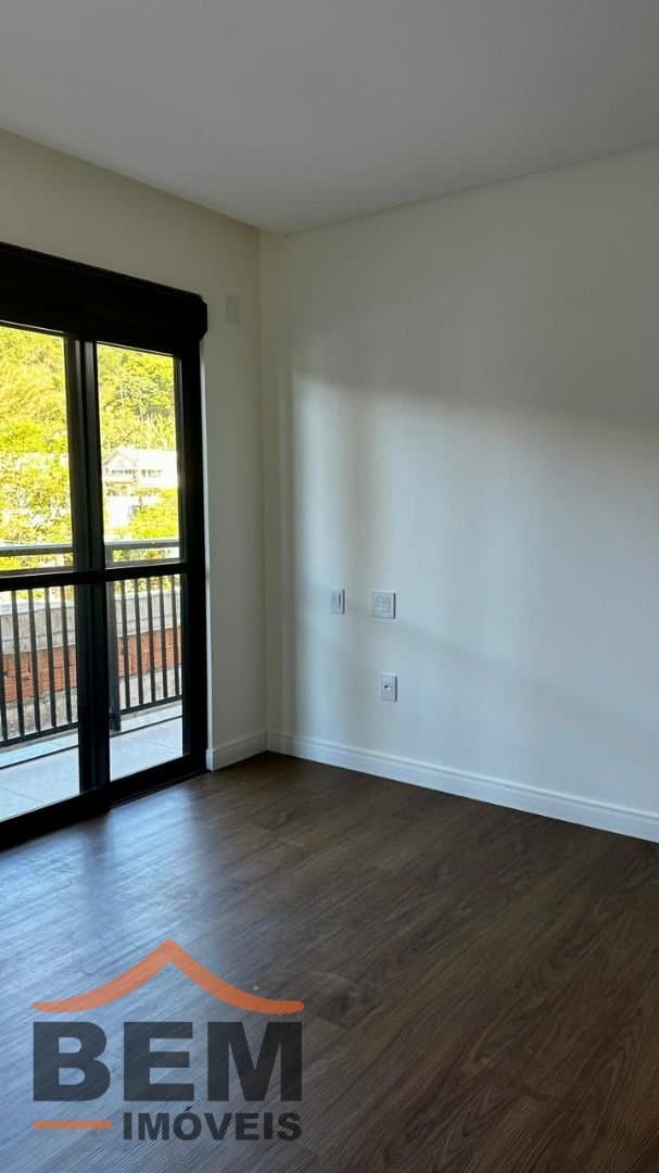 Apartamento Duplex para Venda com 3 quartos e 300m² no bairro Cabeçudas, em Itajaí