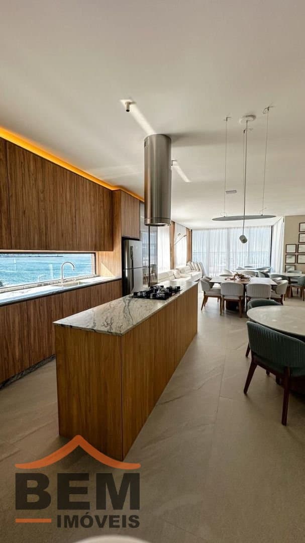 Apartamento Duplex para Venda com 3 quartos e 300m² no bairro Cabeçudas, em Itajaí