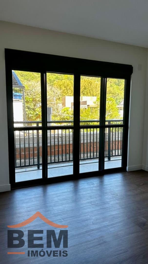 Apartamento Duplex para Venda com 3 quartos e 300m² no bairro Cabeçudas, em Itajaí