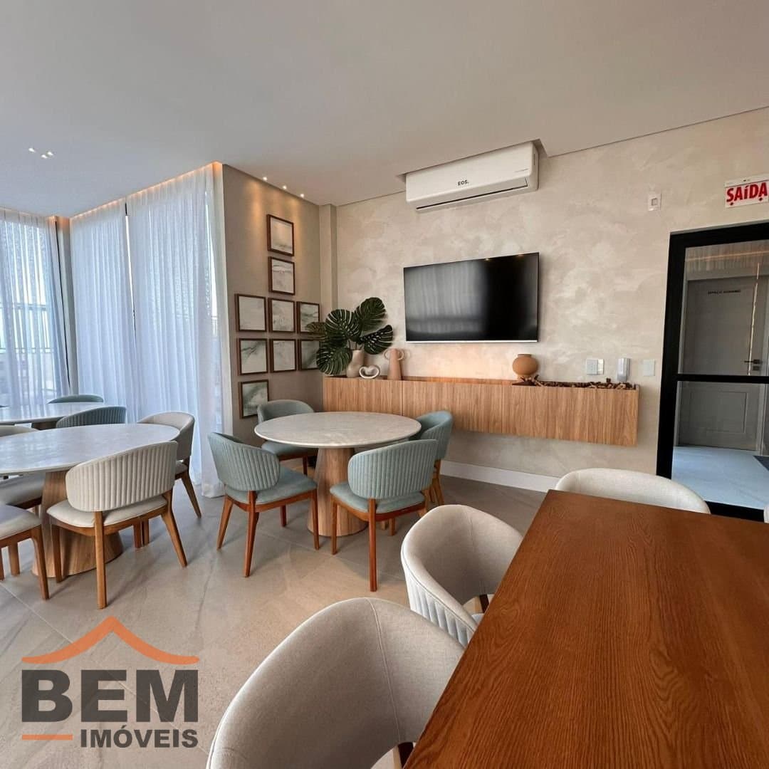 Apartamento Duplex para Venda com 3 quartos e 300m² no bairro Cabeçudas, em Itajaí