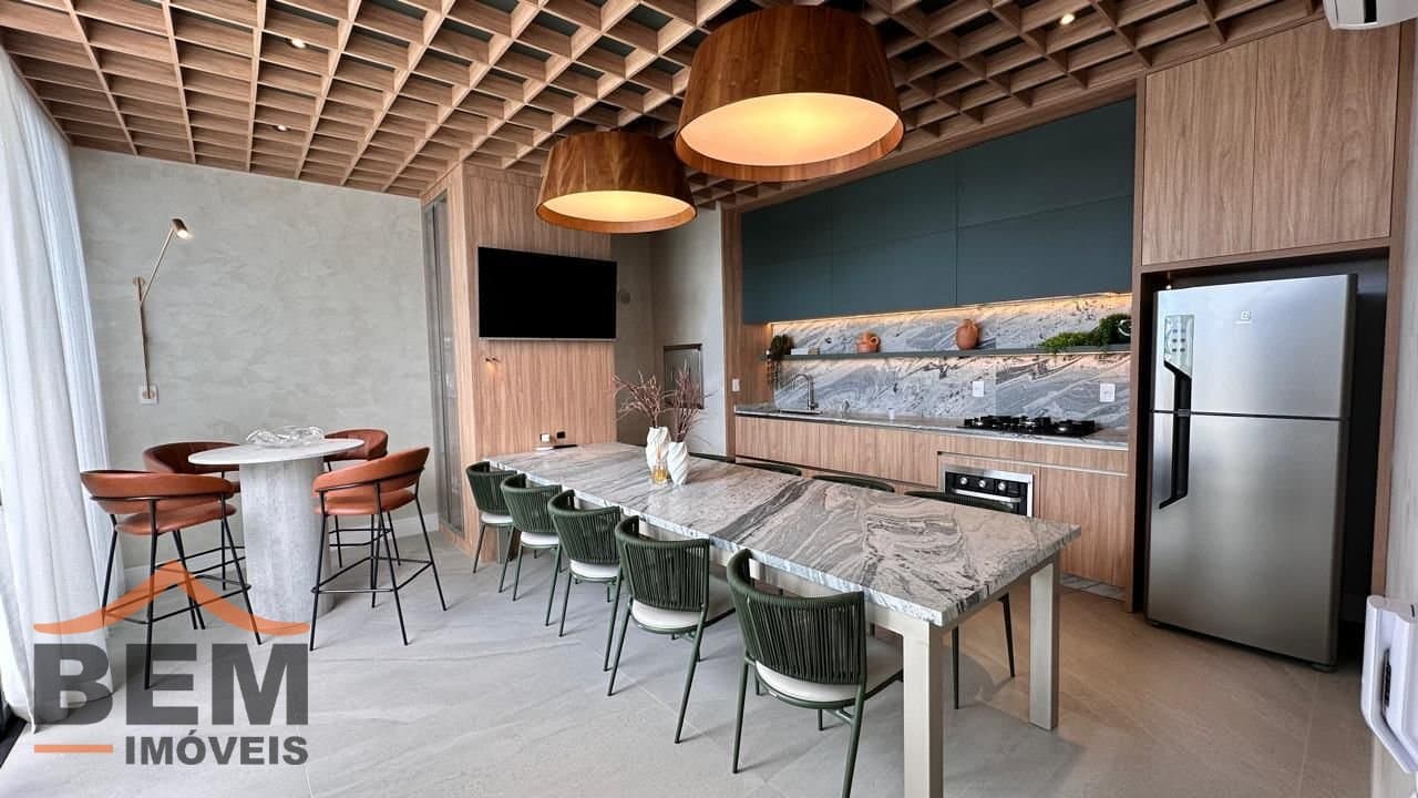 Apartamento Duplex para Venda com 3 quartos e 211m² no bairro Cabeçudas, em Itajaí