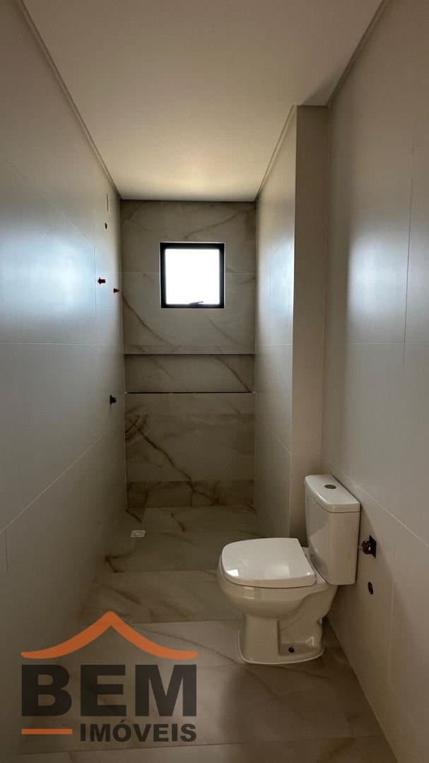 Apartamento Duplex para Venda com 3 quartos e 211m² no bairro Cabeçudas, em Itajaí