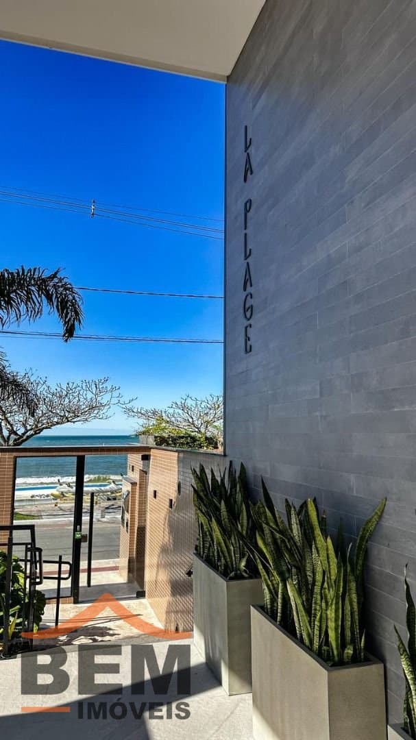 Apartamento Duplex para Venda com 3 quartos e 211m² no bairro Cabeçudas, em Itajaí