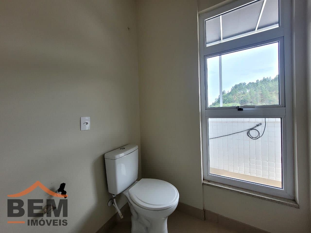 Salas/Conjuntos para Locação com 260m² no bairro Ariribá, em Balneário Camboriú: 10- BANHEIRO 