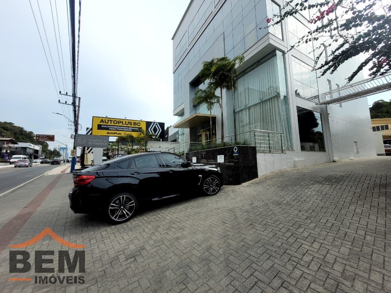 Salas/Conjuntos para Locação com 260m² no bairro Ariribá, em Balneário Camboriú: 01-FACHADA 