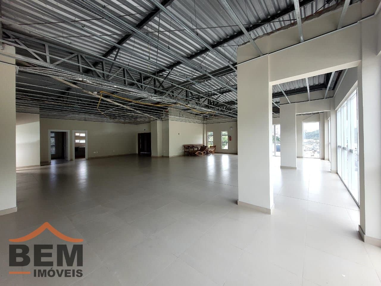 Salas/Conjuntos para Locação com 260m² no bairro Ariribá, em Balneário Camboriú: 05- SALA COMERCIAL 