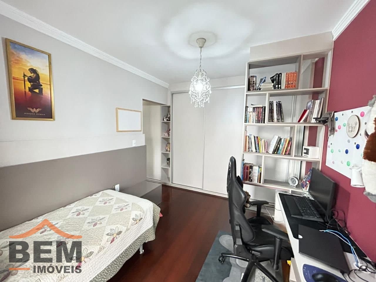 Apartamento para Venda com 4 quartos e 316m² no bairro Centro, em Itajaí