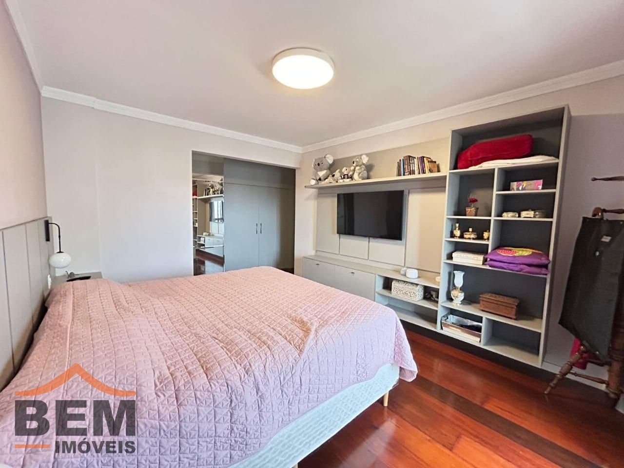 Apartamento para Venda com 4 quartos e 316m² no bairro Centro, em Itajaí