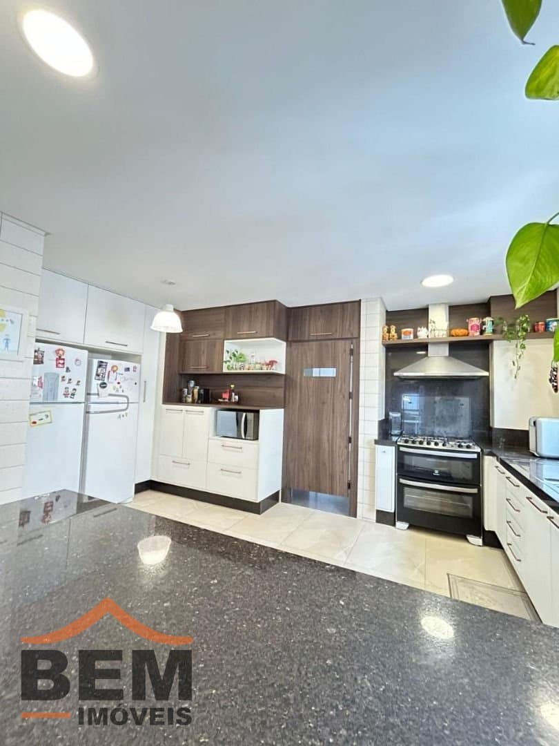 Apartamento para Venda com 4 quartos e 316m² no bairro Centro, em Itajaí