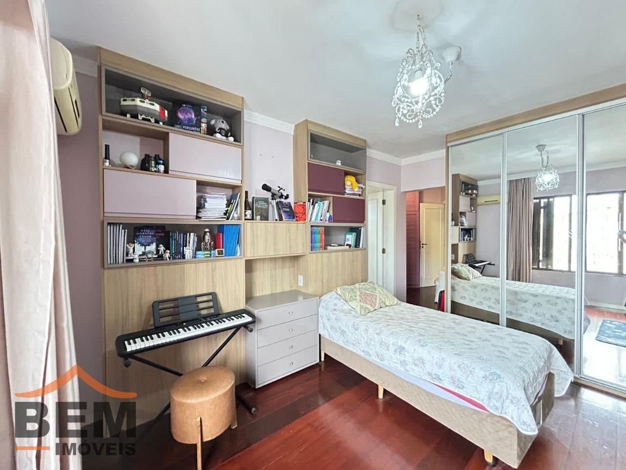 Apartamento para Venda com 4 quartos e 316m² no bairro Centro, em Itajaí