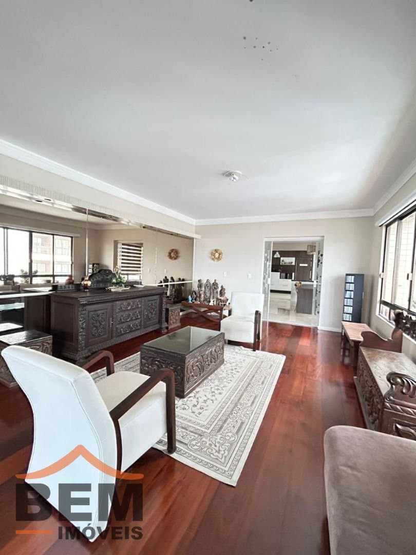 Apartamento para Venda com 4 quartos e 316m² no bairro Centro, em Itajaí