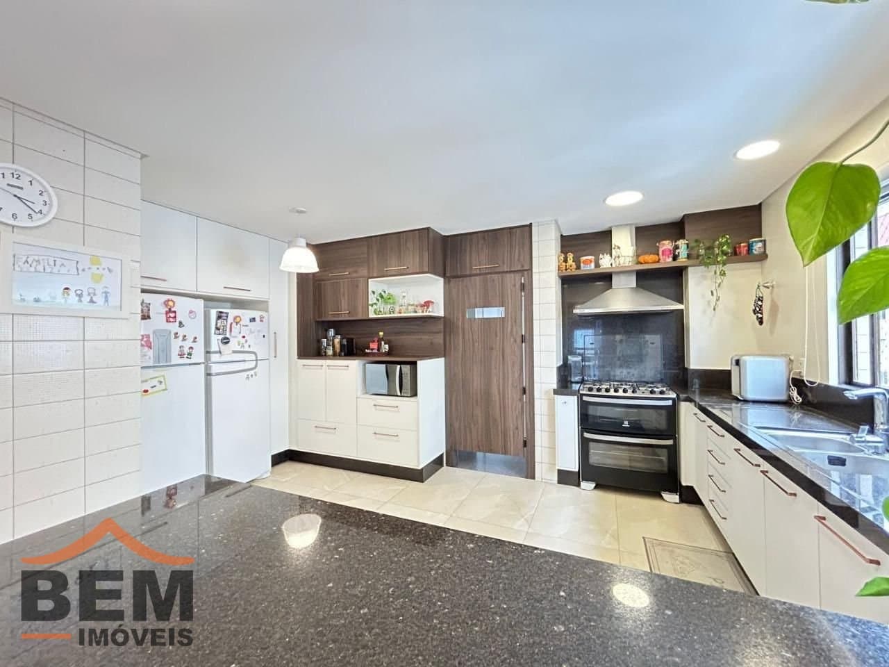 Apartamento para Venda com 4 quartos e 316m² no bairro Centro, em Itajaí