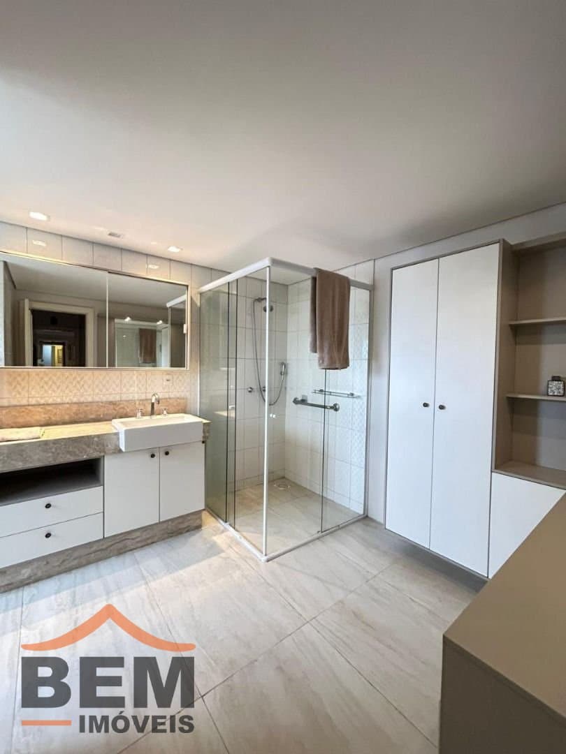 Apartamento para Venda com 4 quartos e 316m² no bairro Centro, em Itajaí