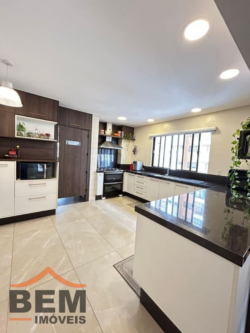 Apartamento para Venda com 4 quartos e 316m² no bairro Centro, em Itajaí