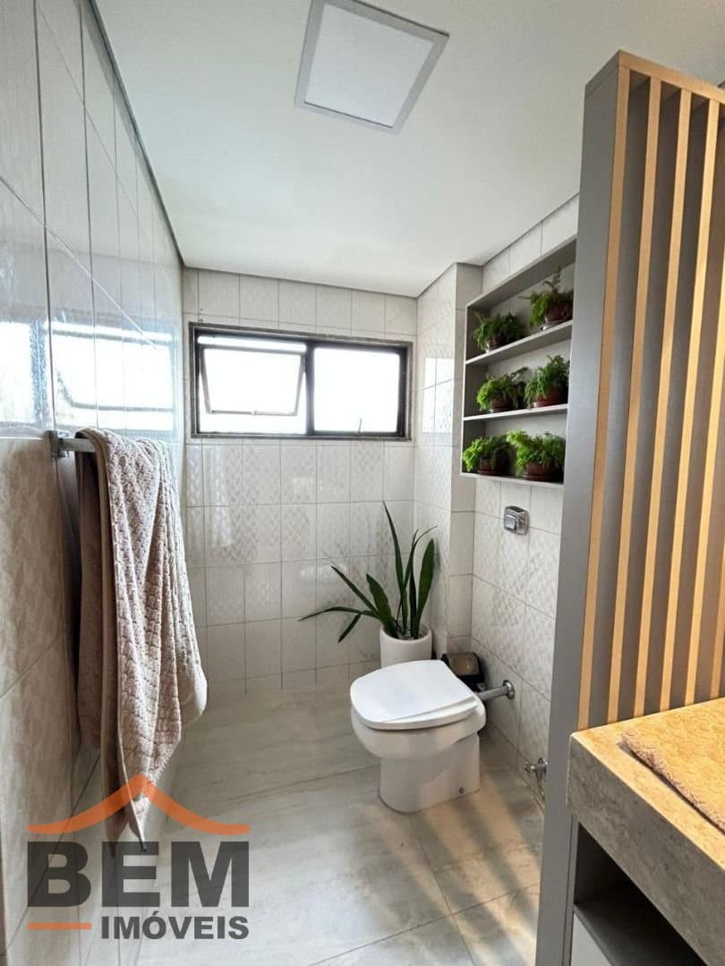 Apartamento para Venda com 4 quartos e 316m² no bairro Centro, em Itajaí