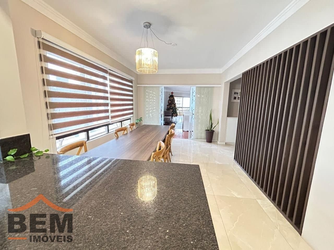 Apartamento para Venda com 4 quartos e 316m² no bairro Centro, em Itajaí