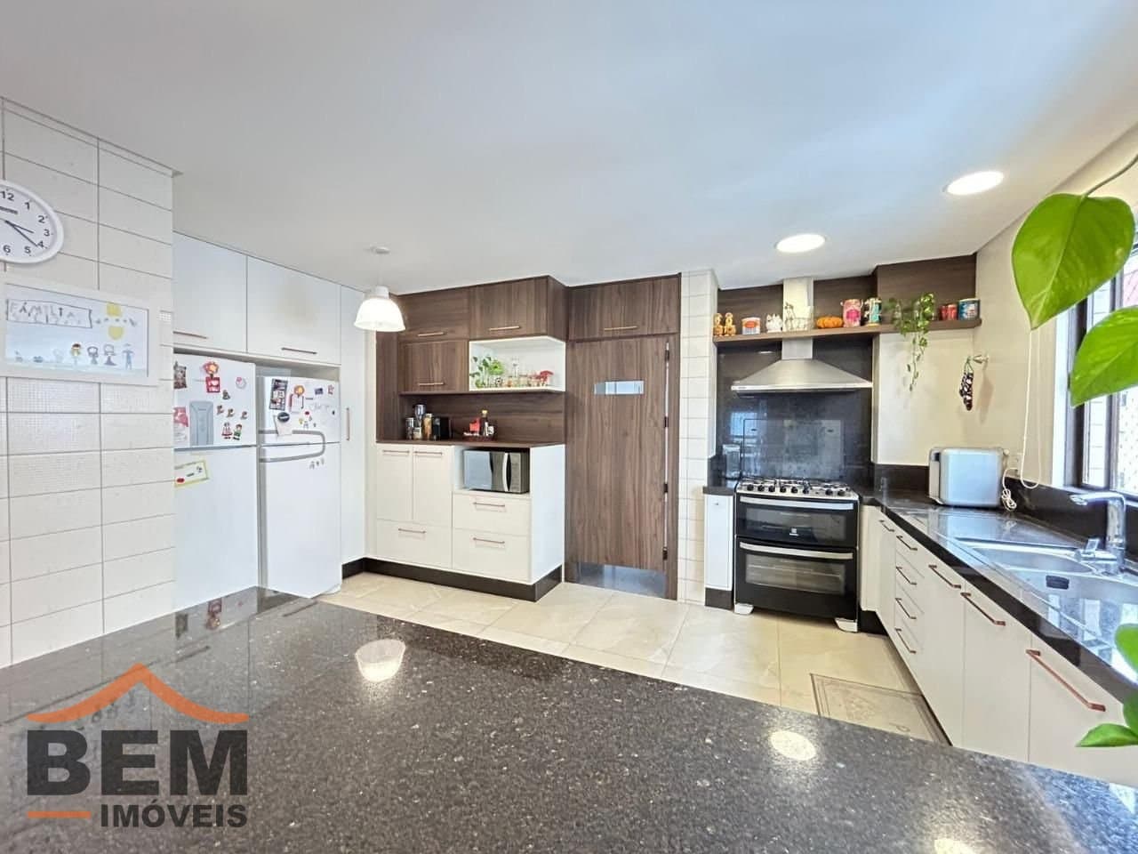Apartamento para Venda com 4 quartos e 316m² no bairro Centro, em Itajaí