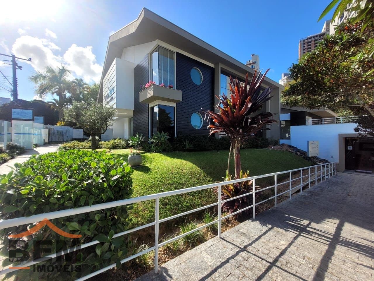 Salas/Conjuntos para Locação com 15m² no bairro Ariribá, em Balneário Camboriú: 03- FACHADA 