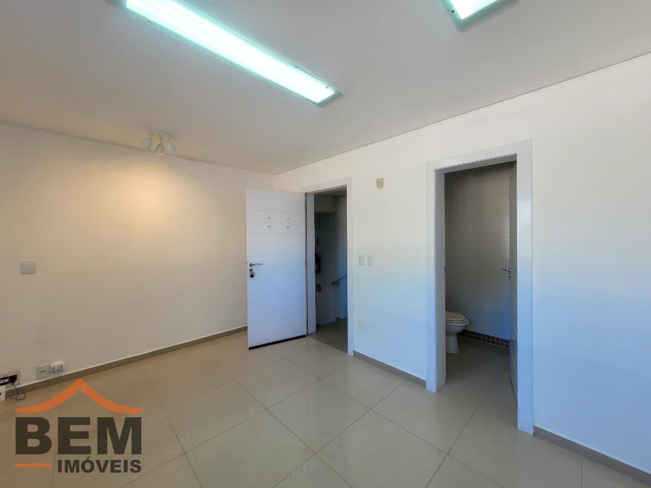 Salas/Conjuntos para Locação com 15m² no bairro Ariribá, em Balneário Camboriú: 07- SALA COMERCIAL