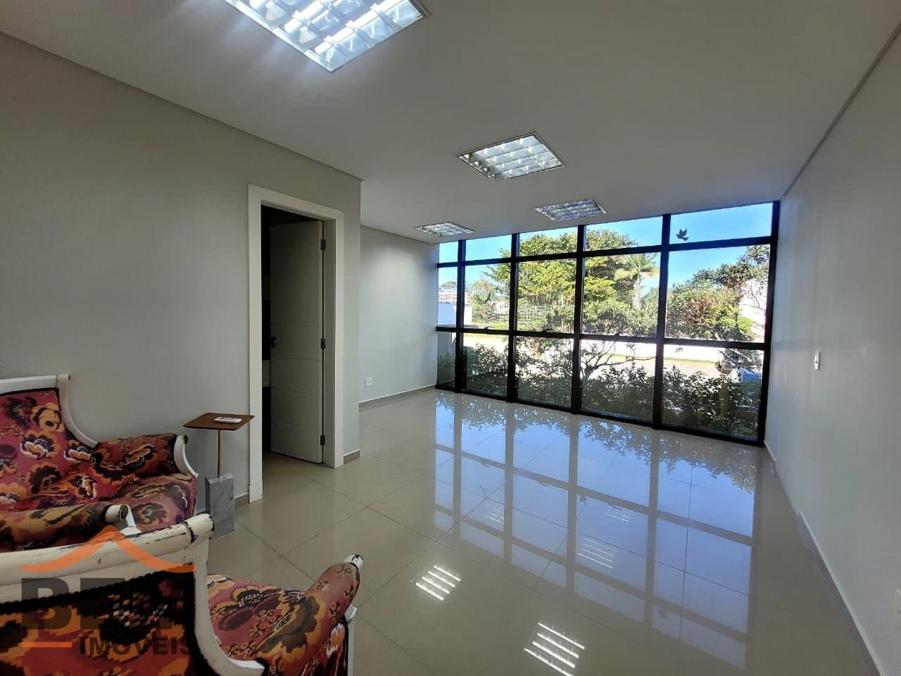 Salas/Conjuntos para Locação com 22m² no bairro Ariribá, em Balneário Camboriú: 04- SALA COMERCIAL 