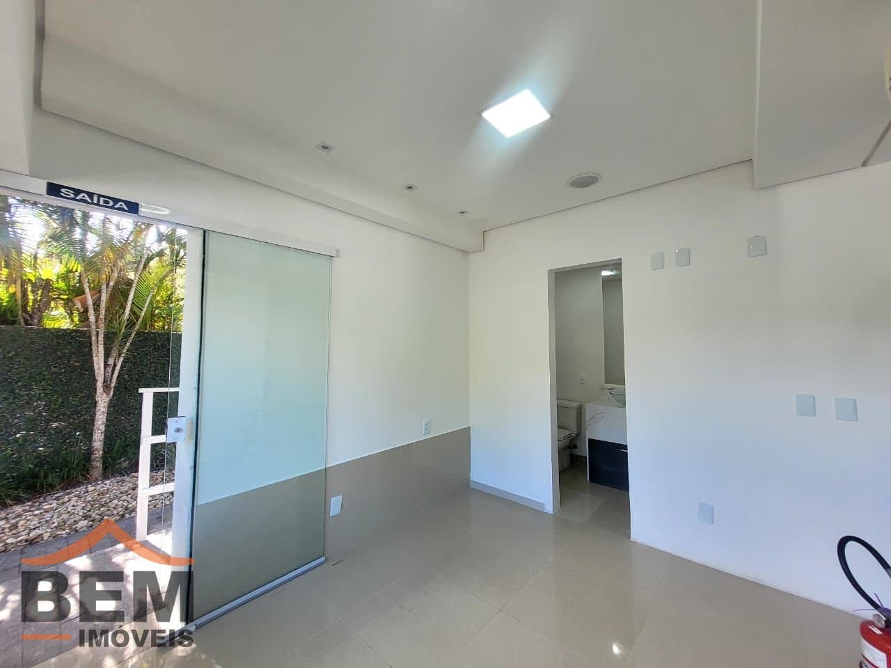 Salas/Conjuntos para Locação com 27m² no bairro Ariribá, em Balneário Camboriú: 09- SALA COMERCIAL 