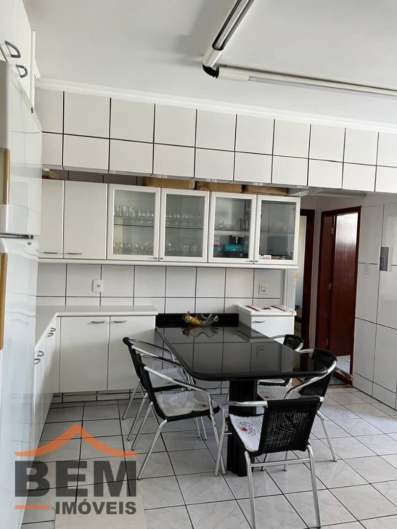 Apartamento para Venda com 2 quartos e 60m² no bairro Vila Operária, em Itajaí