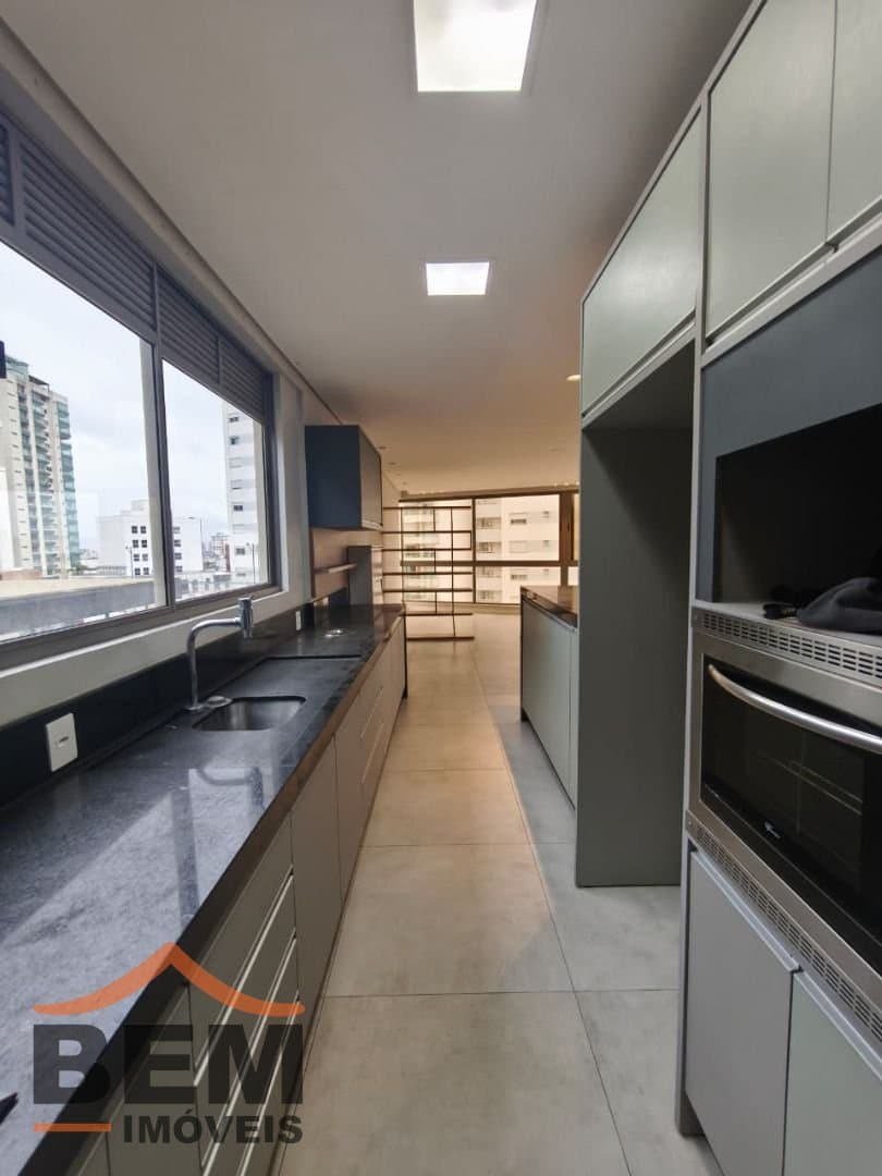 Apartamento para Venda com 3 quartos no bairro Centro, em Itajaí