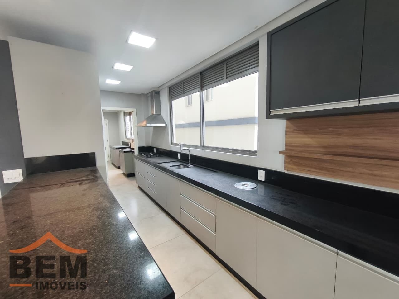 Apartamento para Venda com 3 quartos no bairro Centro, em Itajaí