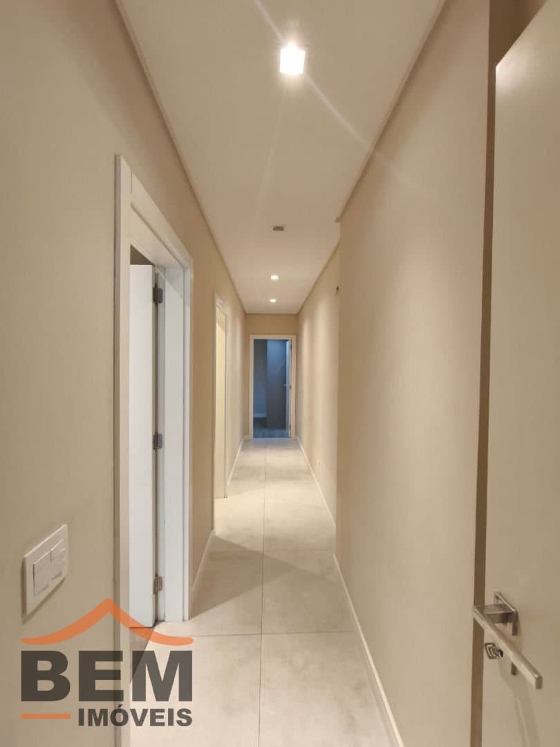Apartamento para Venda com 3 quartos no bairro Centro, em Itajaí