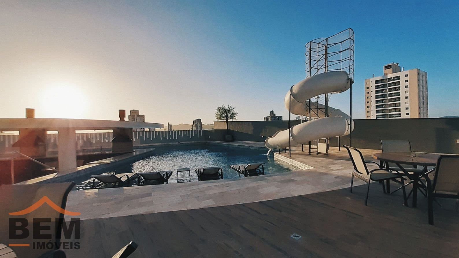 Apartamento para Venda com 3 quartos e 80m² no bairro São João, em Itajaí