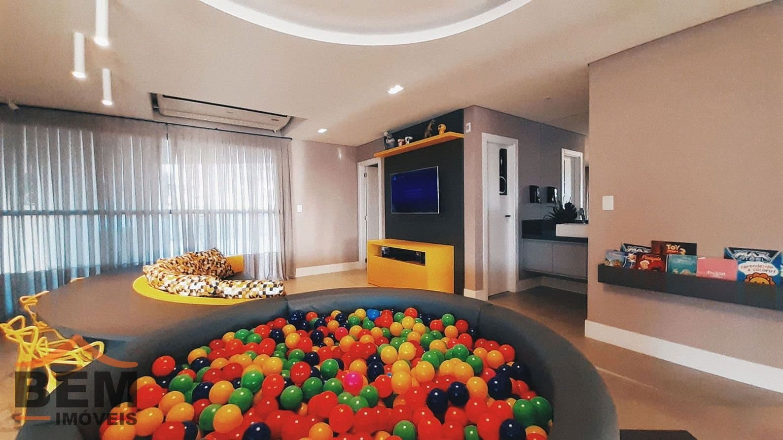 Apartamento para Venda com 3 quartos e 80m² no bairro São João, em Itajaí