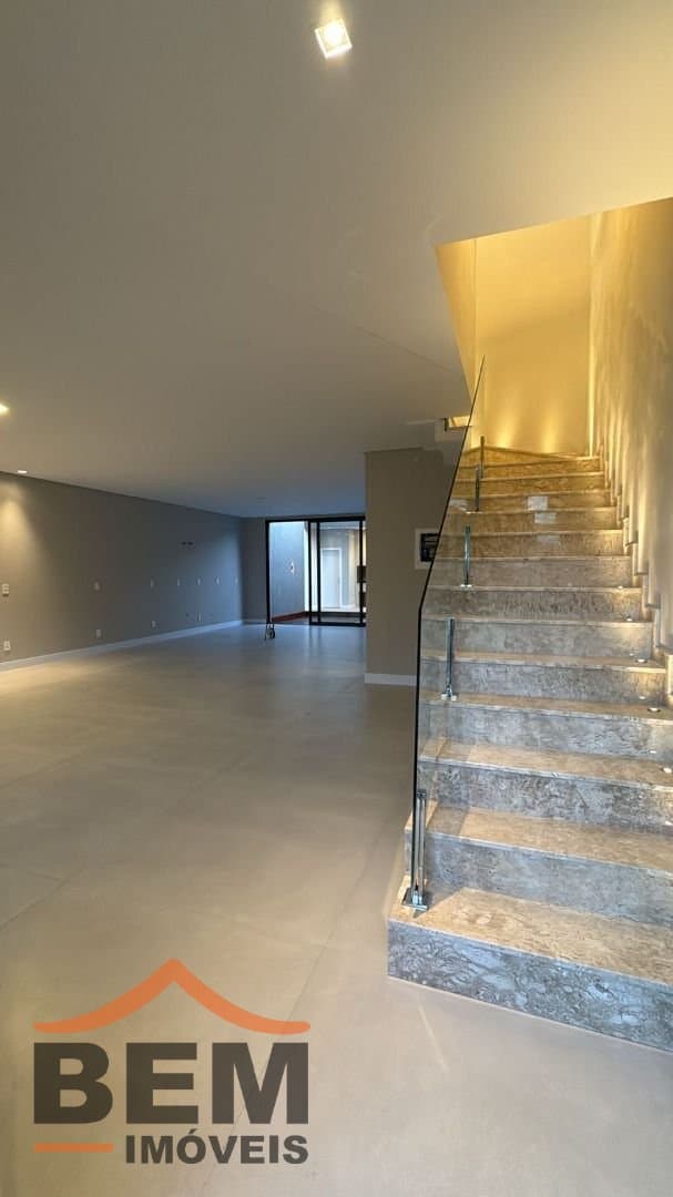 Casa para Venda com 3 quartos e 240m² no bairro Barra, em Balneário Camboriú