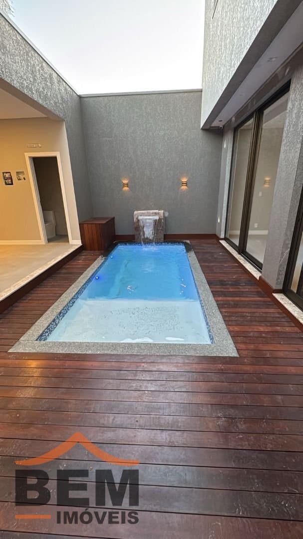 Casa para Venda com 3 quartos e 240m² no bairro Barra, em Balneário Camboriú