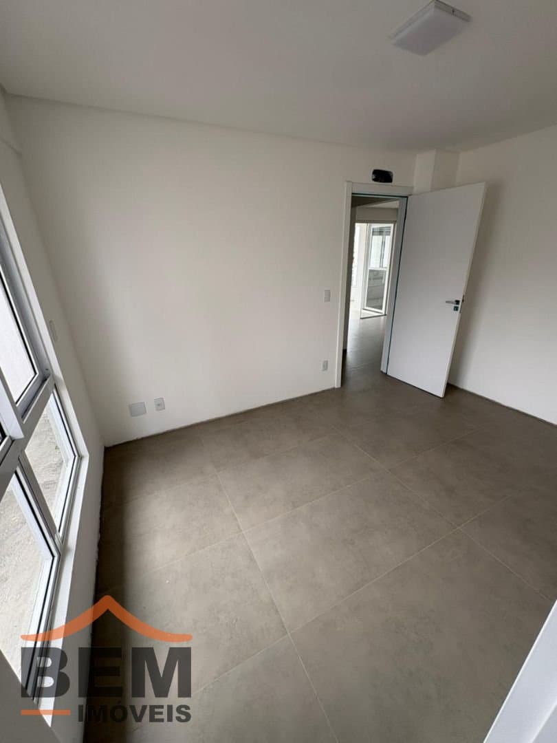 Apartamento para Venda com 3 quartos no bairro Vila Operária, em Itajaí