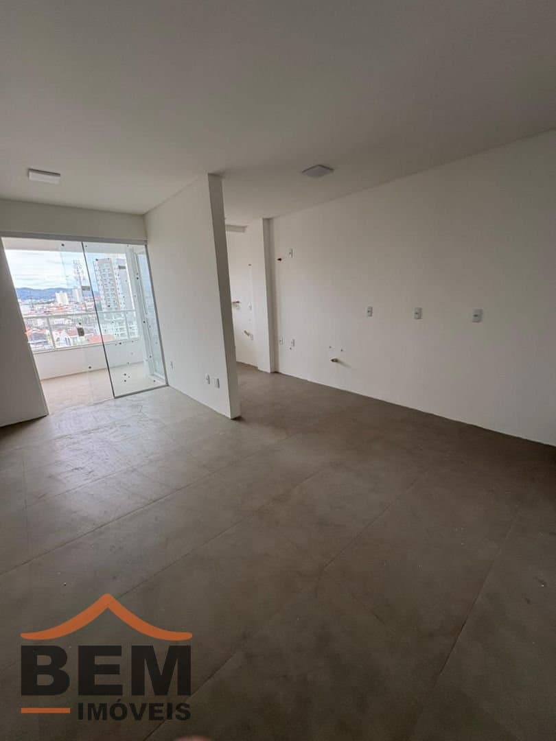 Apartamento para Venda com 2 quartos no bairro Vila Operária, em Itajaí