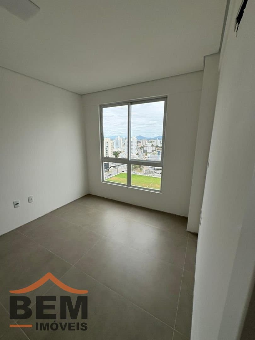 Apartamento para Venda com 2 quartos no bairro Vila Operária, em Itajaí