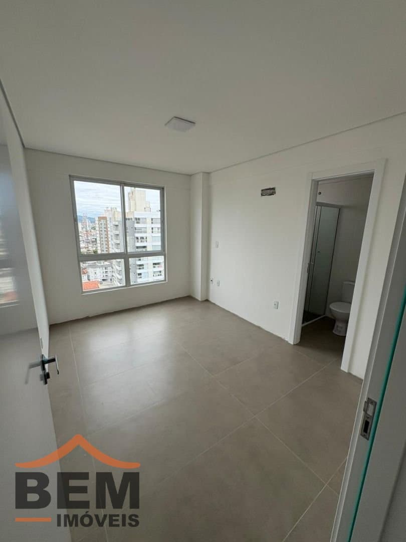 Apartamento para Venda com 2 quartos no bairro Vila Operária, em Itajaí