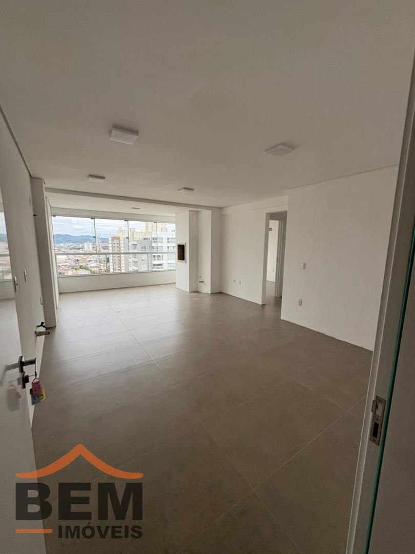 Apartamento para Venda com 2 quartos no bairro Vila Operária, em Itajaí