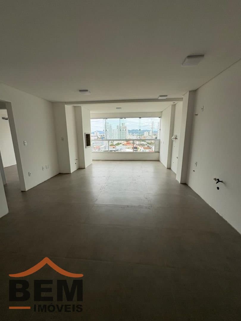 Apartamento para Venda com 2 quartos no bairro Vila Operária, em Itajaí