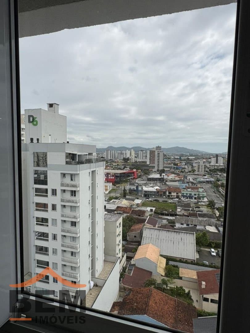 Apartamento para Venda com 2 quartos no bairro Vila Operária, em Itajaí