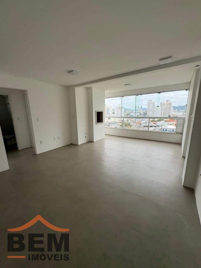 Apartamento para Venda com 2 quartos no bairro Vila Operária, em Itajaí