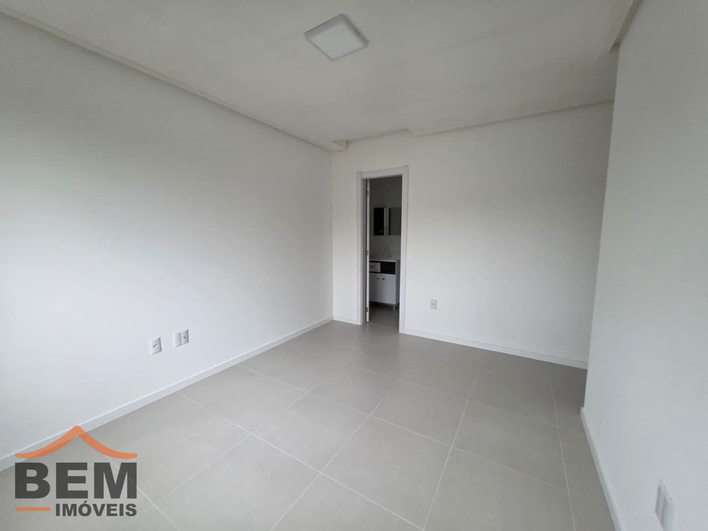 Apartamento para Locação com 2 quartos e 69m² no bairro Várzea do Ranchinho, em Camboriú: 12- DORMITÓRIO 